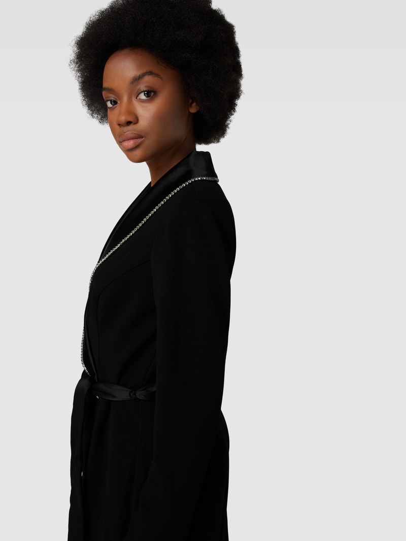 Jumpsuit mit Stoffgürtel in schwarz
