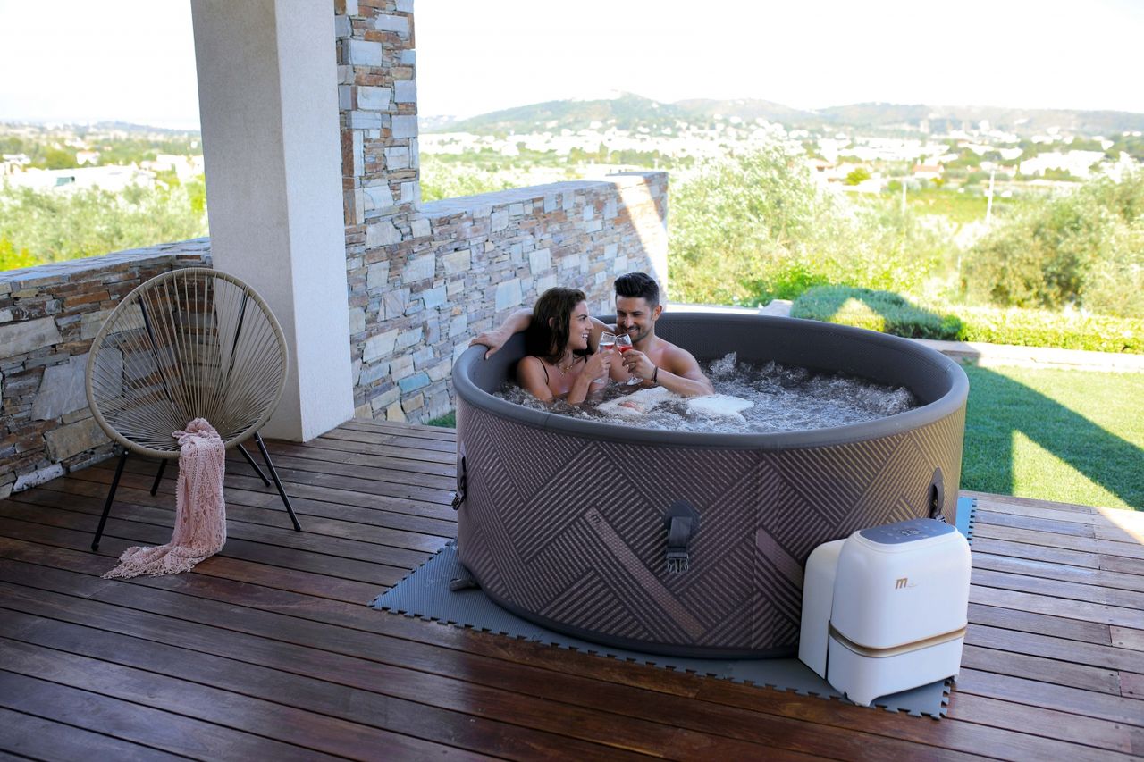 PureHaven MSpa PureHaven aufblasbarer Whirlpool 173x173x70 cm für 6 Personen selbstreinigend inkl. Filterkatuschen und Abdeckung Leergewicht 38 kg