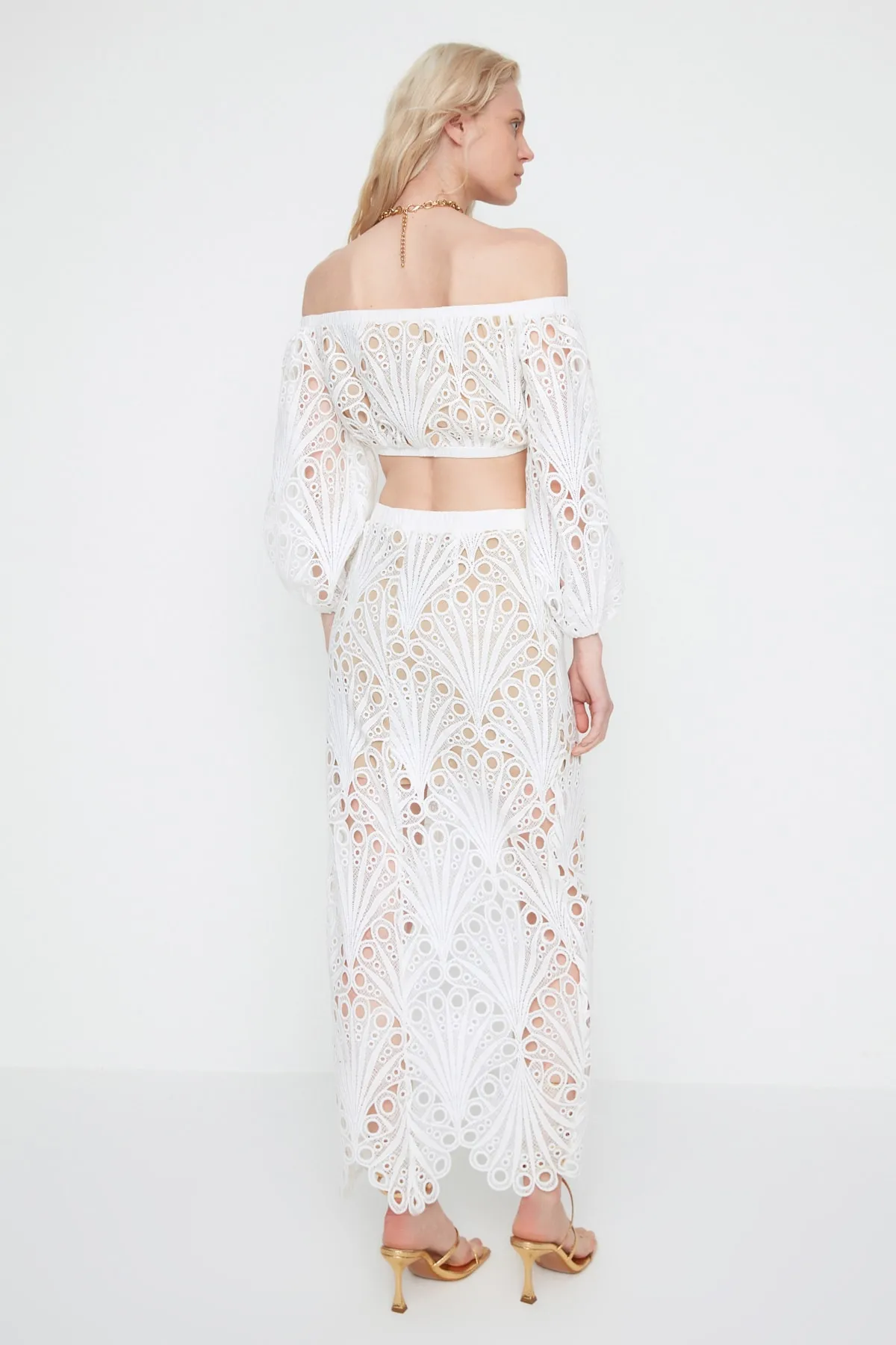 Trendyol Collection  X Moeva Ecru Carmen Kragen Brode Beach Unterteil-Top-Set TBESS22AU0404