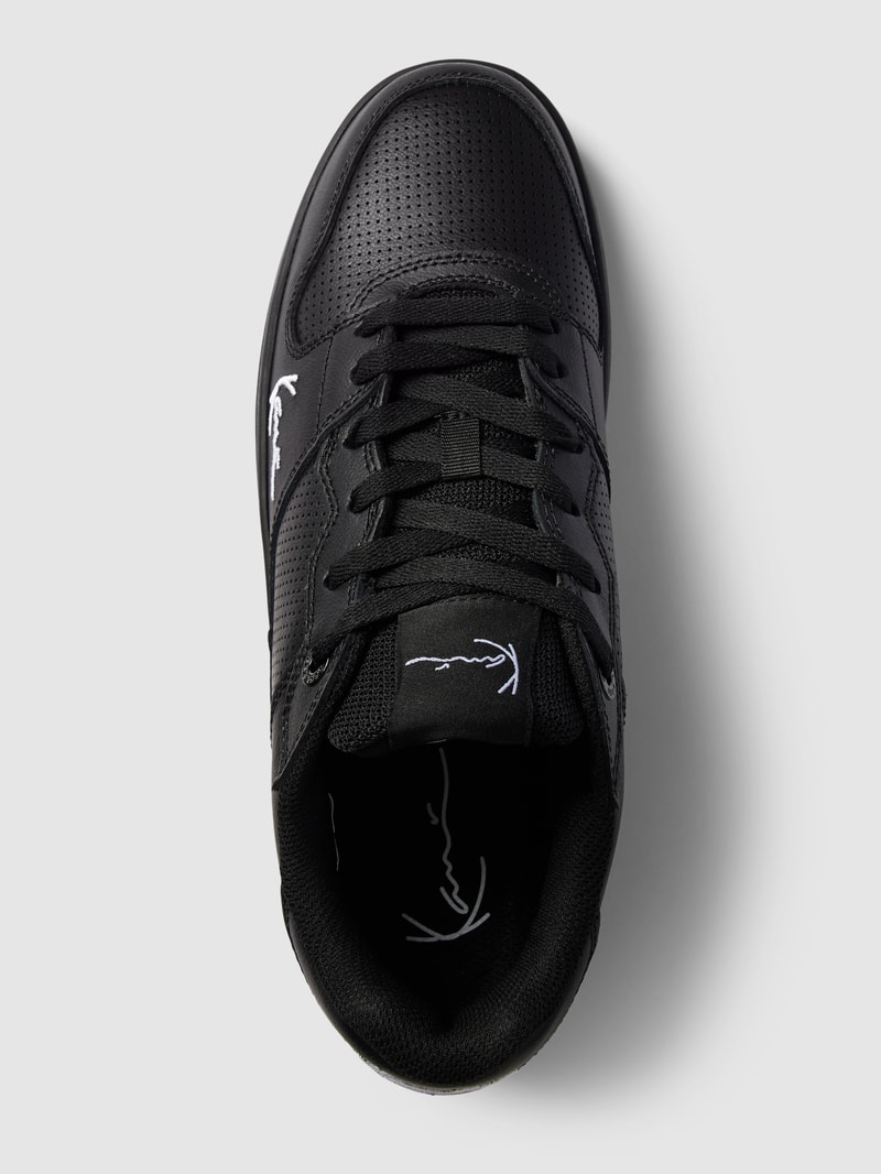 Sneaker mit Label-Stitching in schwarz