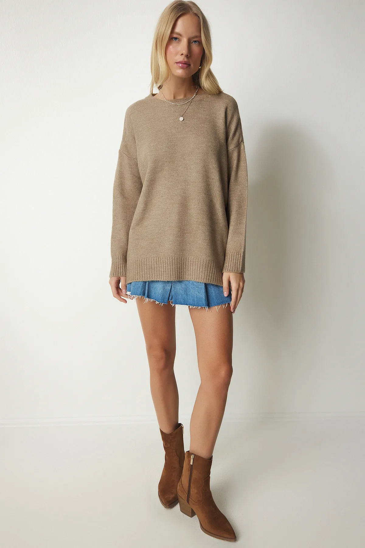 Happiness İstanbul  Beiger Oversize-Strickpullover für Damen PN00054