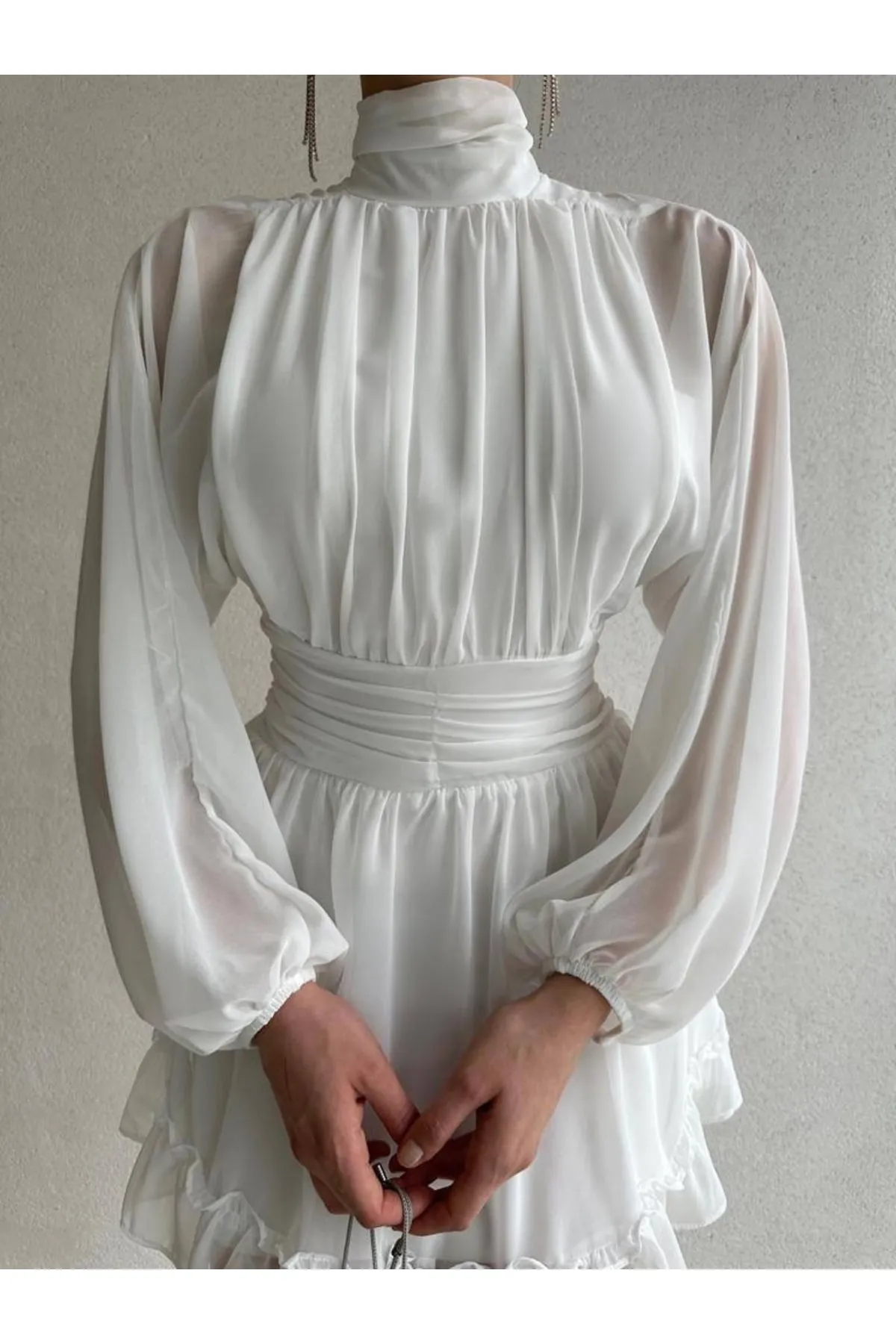 SONREİR  Rückenfreies, mit Chiffonstoff gefüttertes Kleid