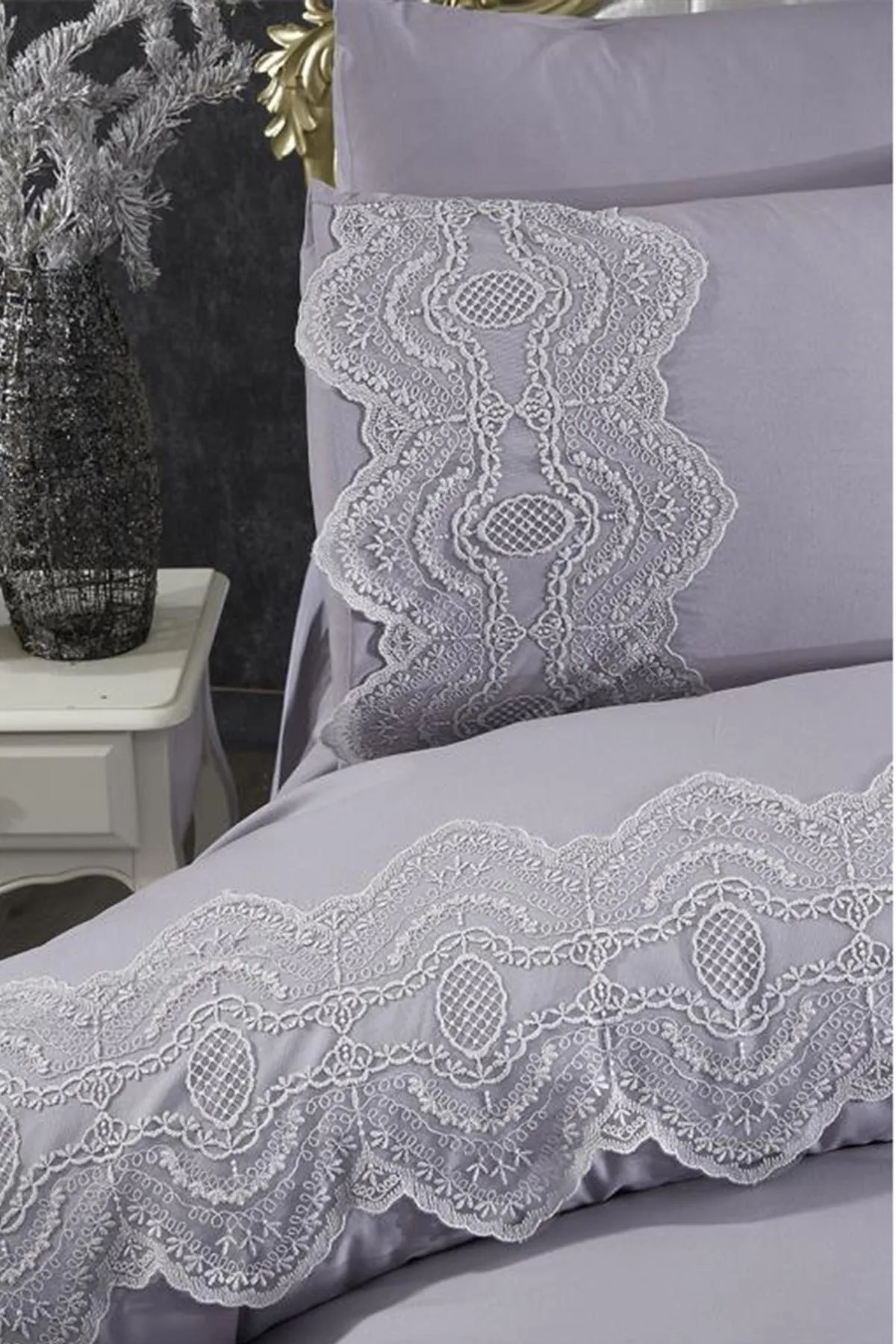 Çeyiz Diyarı  Bettwäsche-Set „Eslem Dowry“ aus französischer Spitze, Grau