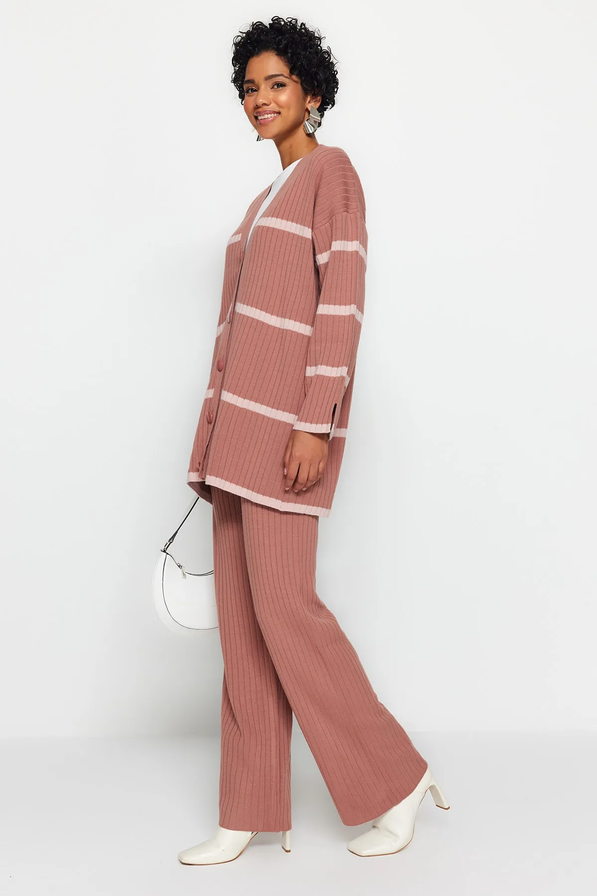 Trendyol Modest  Dried Rose Roving-Strickjacke-Hose-Bottom-Top-Set TCTAW24US00033