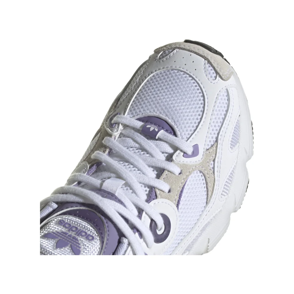 adidas Astir W HQ6777 / weiss