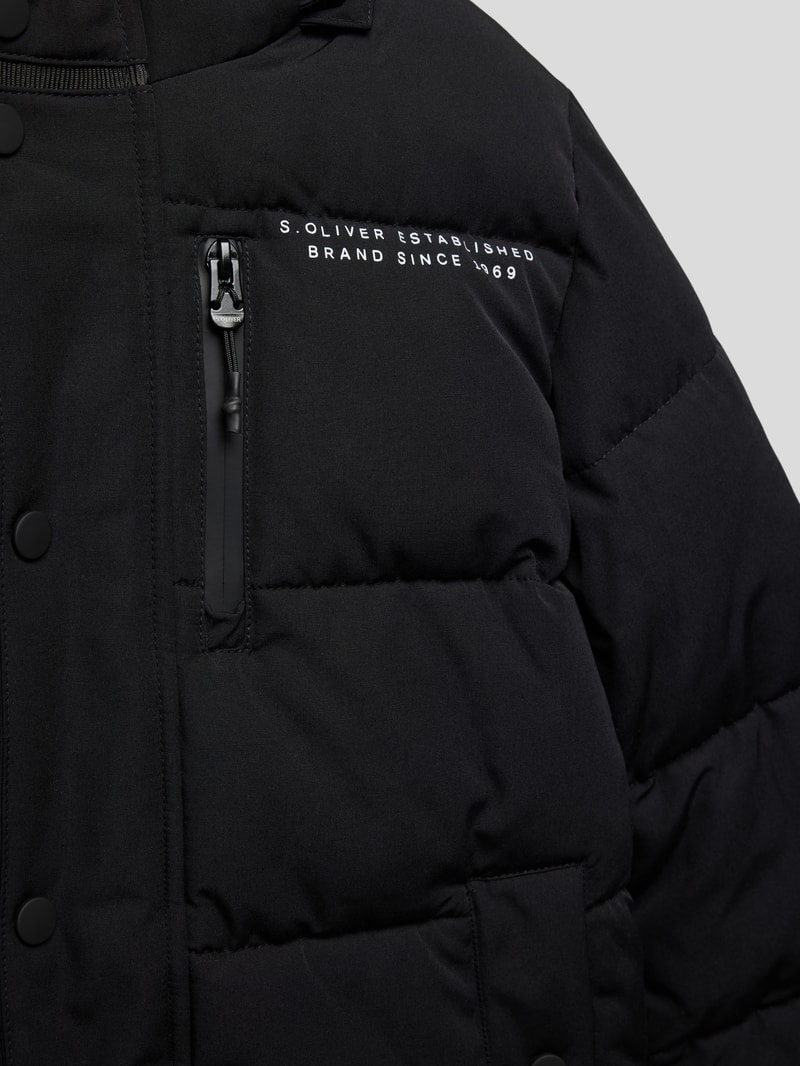 Steppjacke mit Label-Details in schwarz