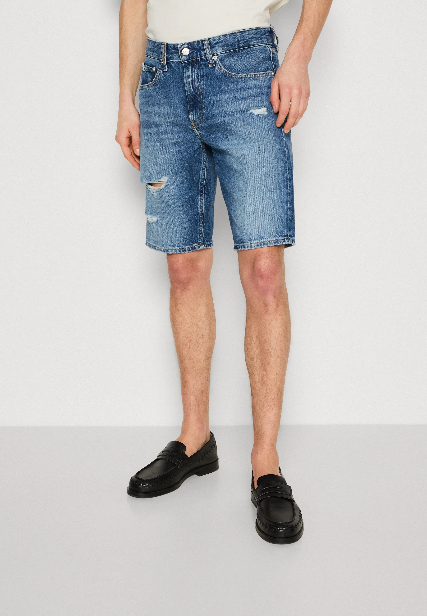 Calvin Klein Jeans REGULAR - Pantalones cortos vaqueros