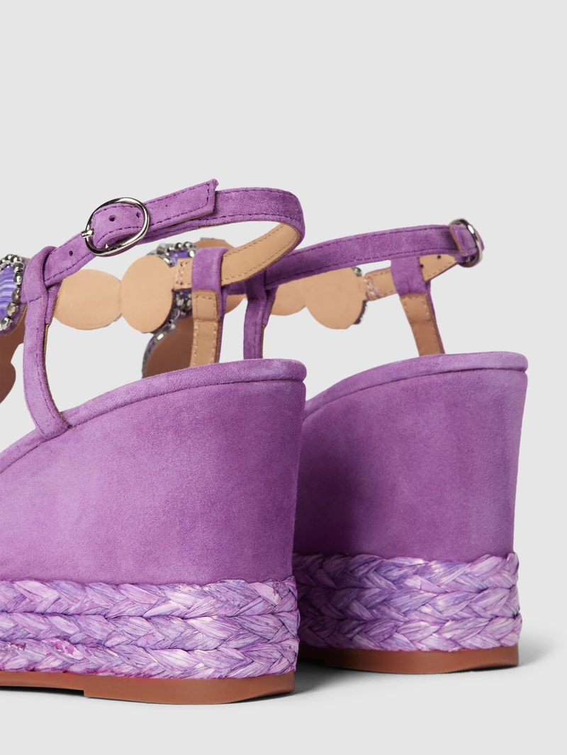Wedges aus Leder mit Ziersteinbesatz in hellrosa