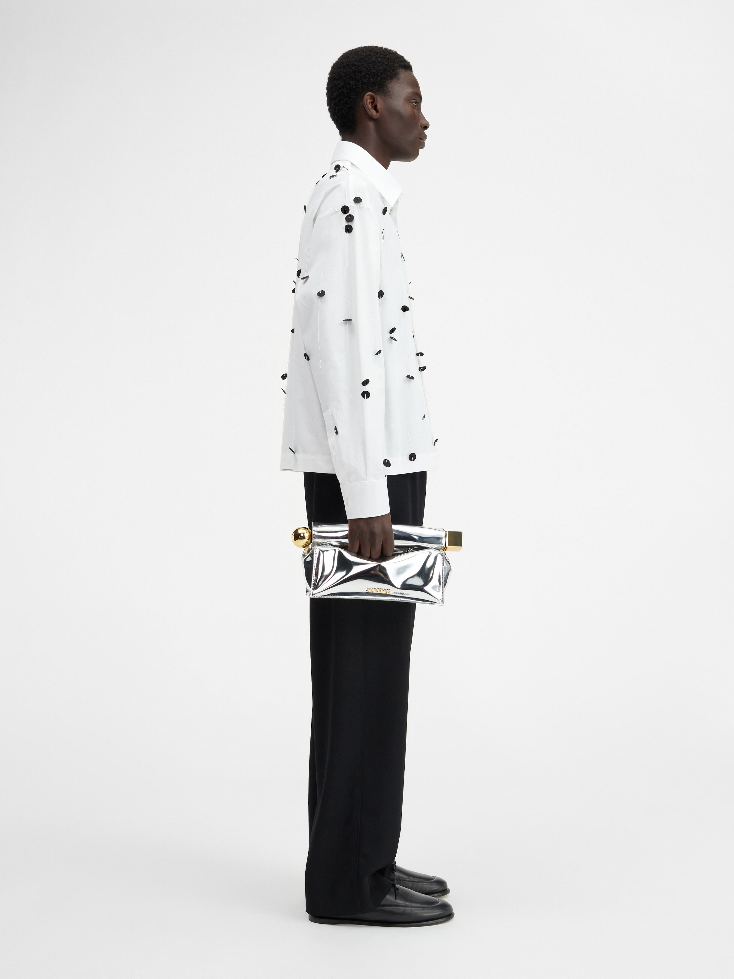 La chemise papier brodée