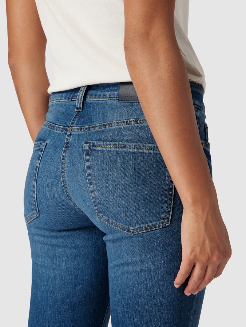 Jeans mit Label-Patch Modell 'Paris' in blau