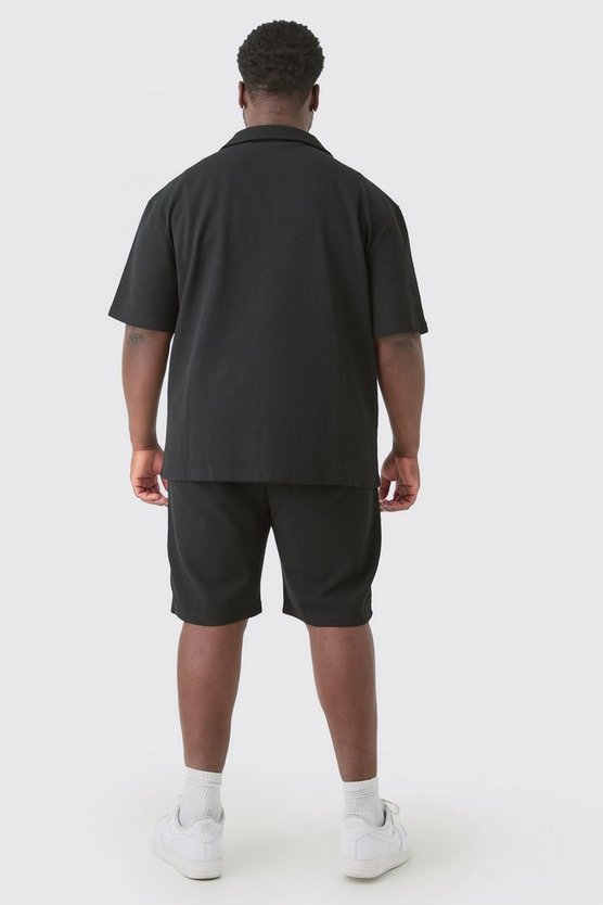 Plus kurzärmliges Hemd & Shorts in Schwarz