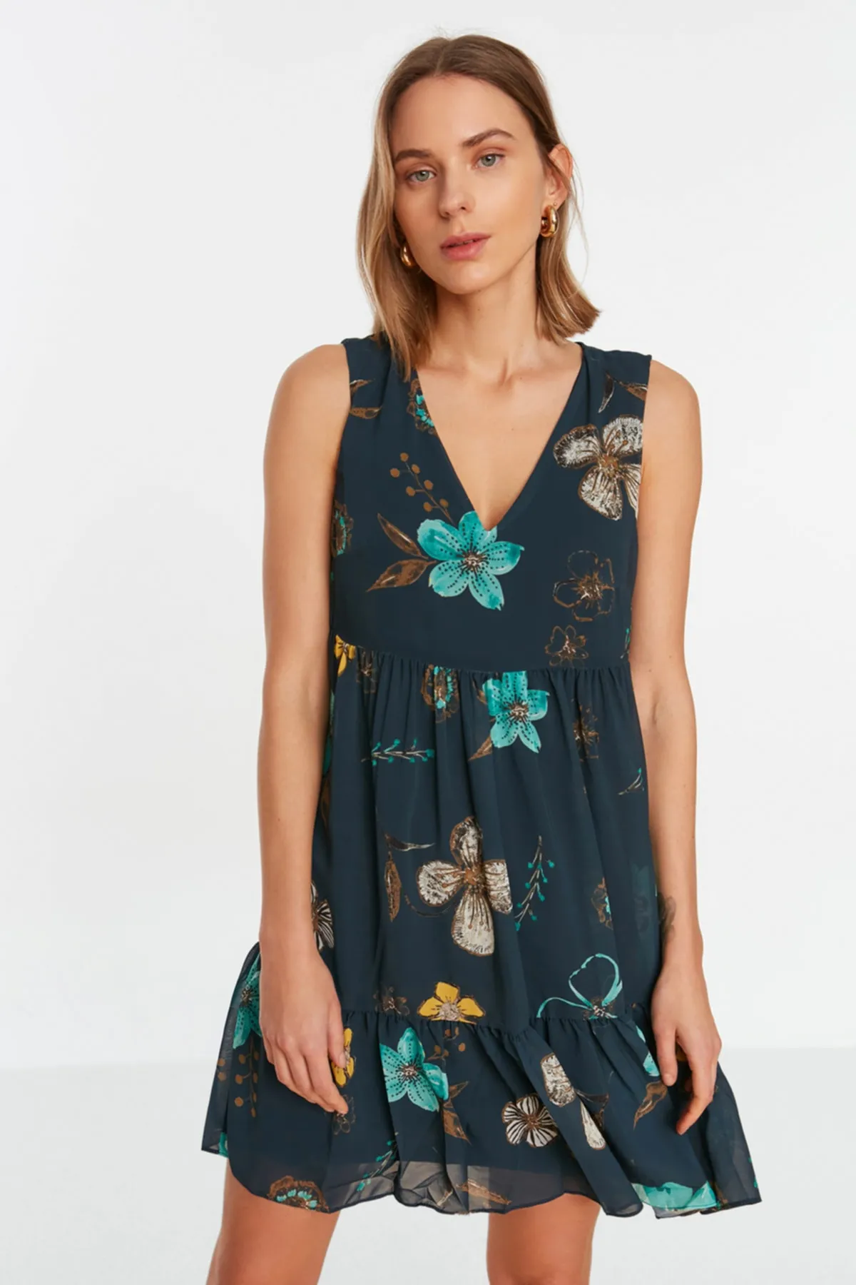 Trendyol Collection  Marineblaues, gerade geschnittenes, gefüttertes Mini-Webkleid mit Blumendruck TWOSS20EL2329