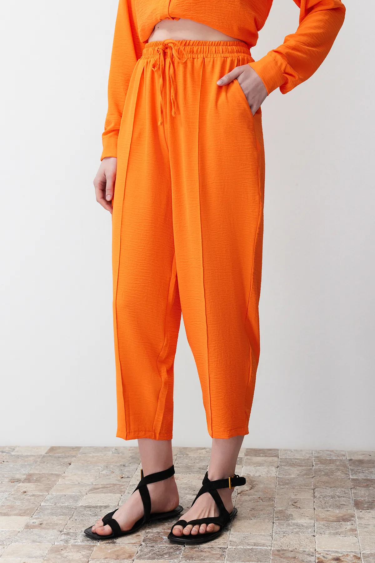 Trendyol Collection  Orange gewebtes Unter- und Ober-Unterteil-Oberteil-Set TWOSS24AU00038