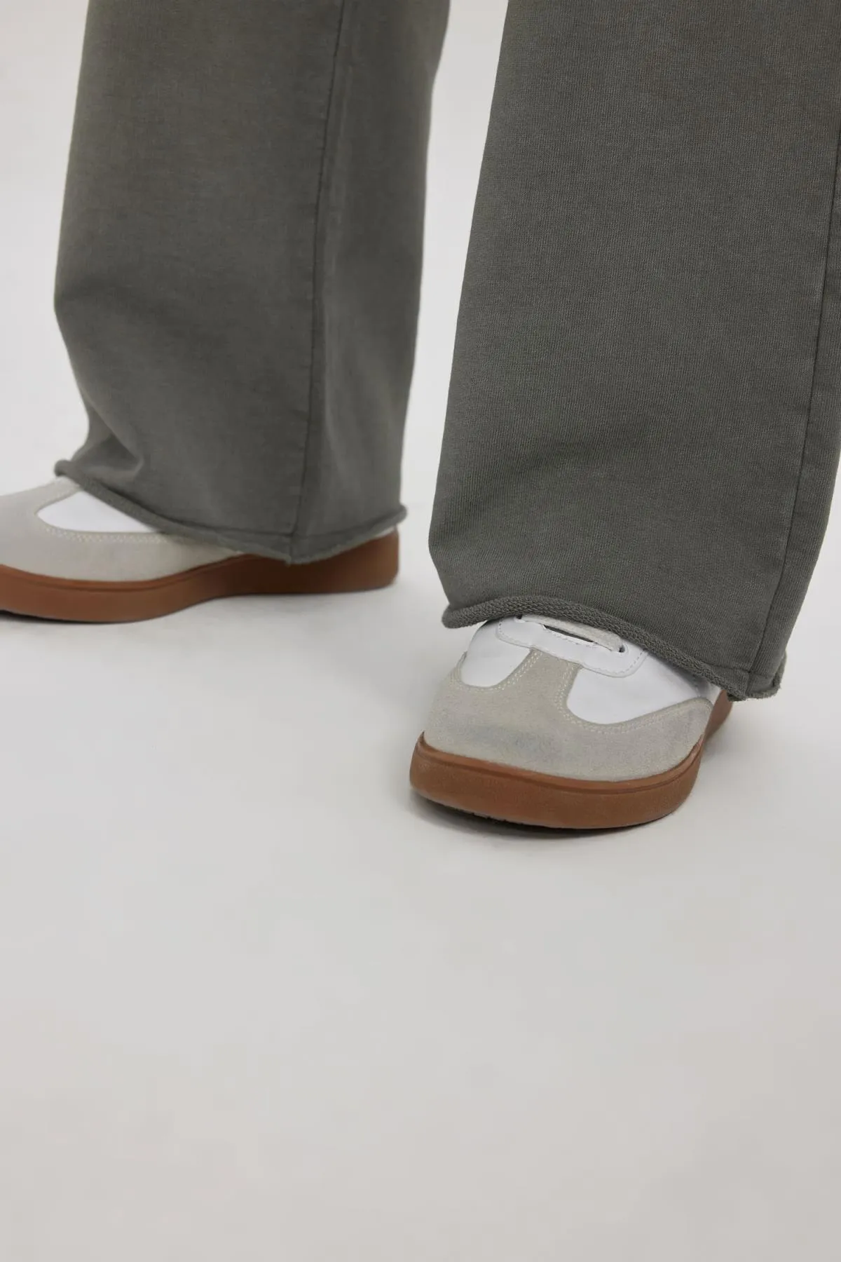 DeFacto  Jogginghose mit weitem Bein und heller Waschung C2818ax24sp