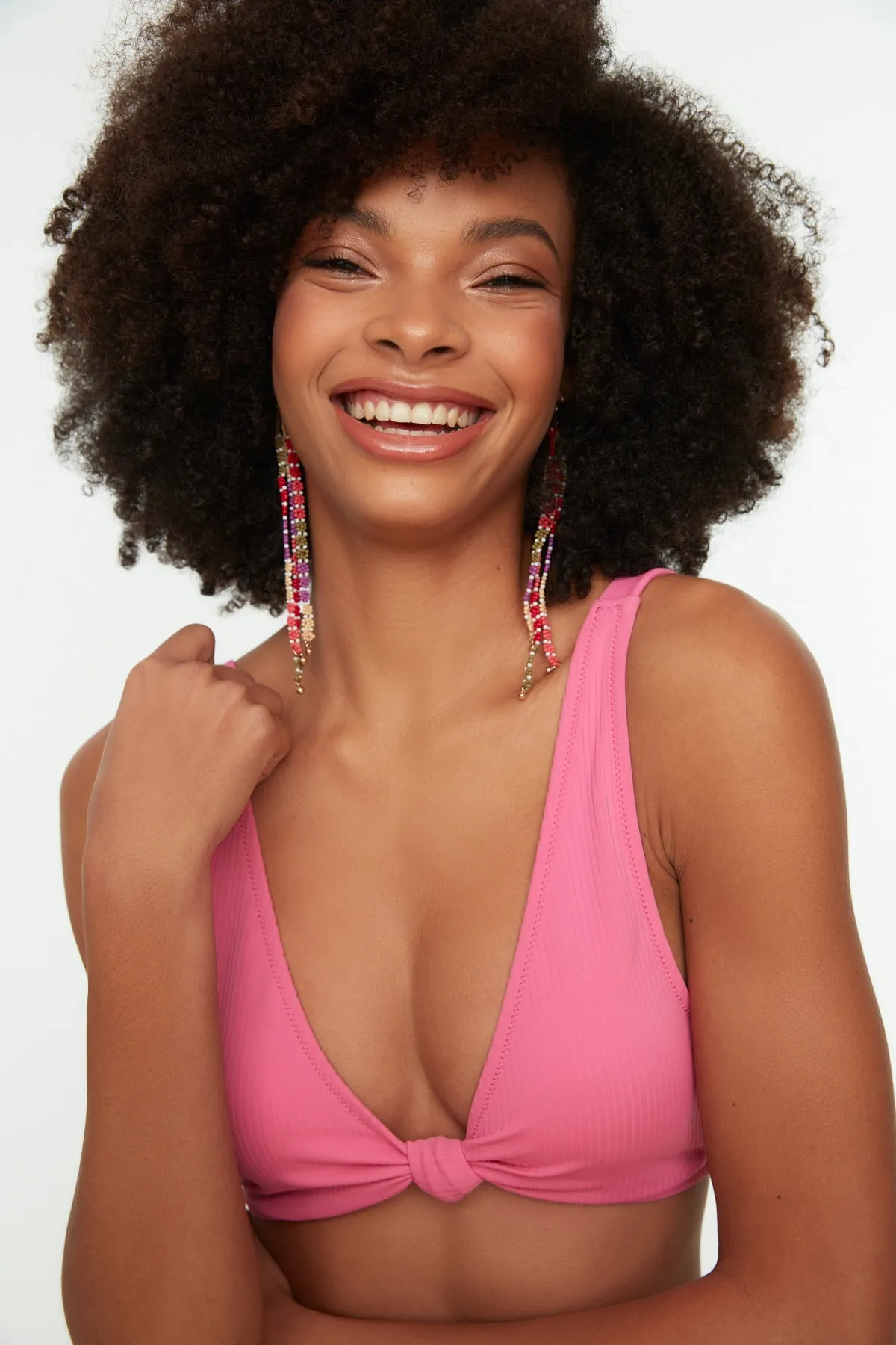 Trendyol Collection  Rosa strukturiertes Bikinioberteil mit KnotendetailTBESS22BU0040