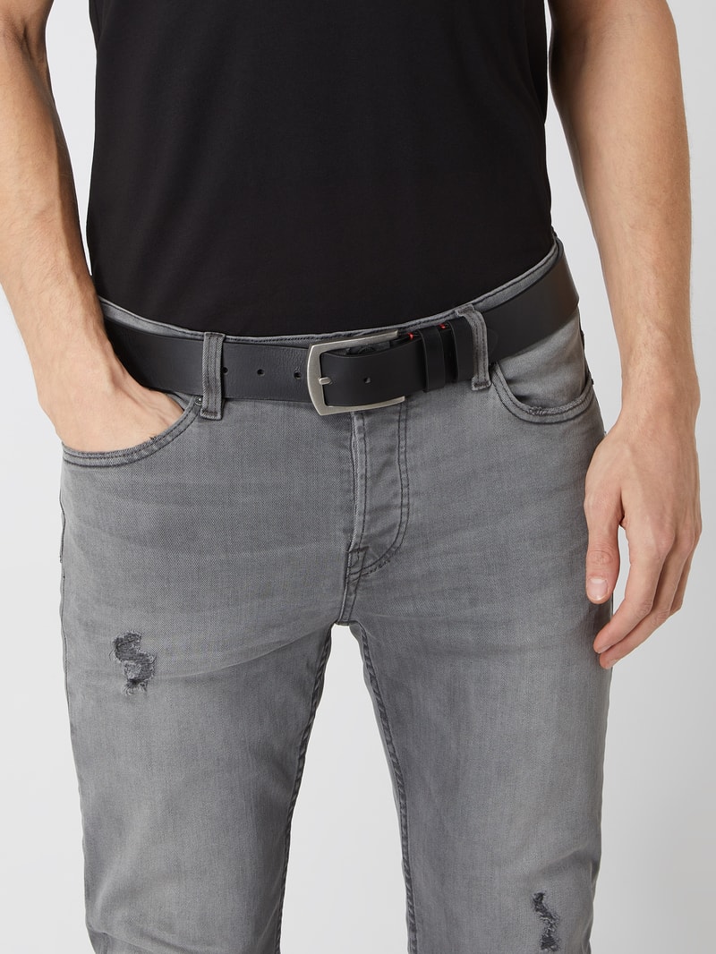 Gürtel aus Leder in schwarz