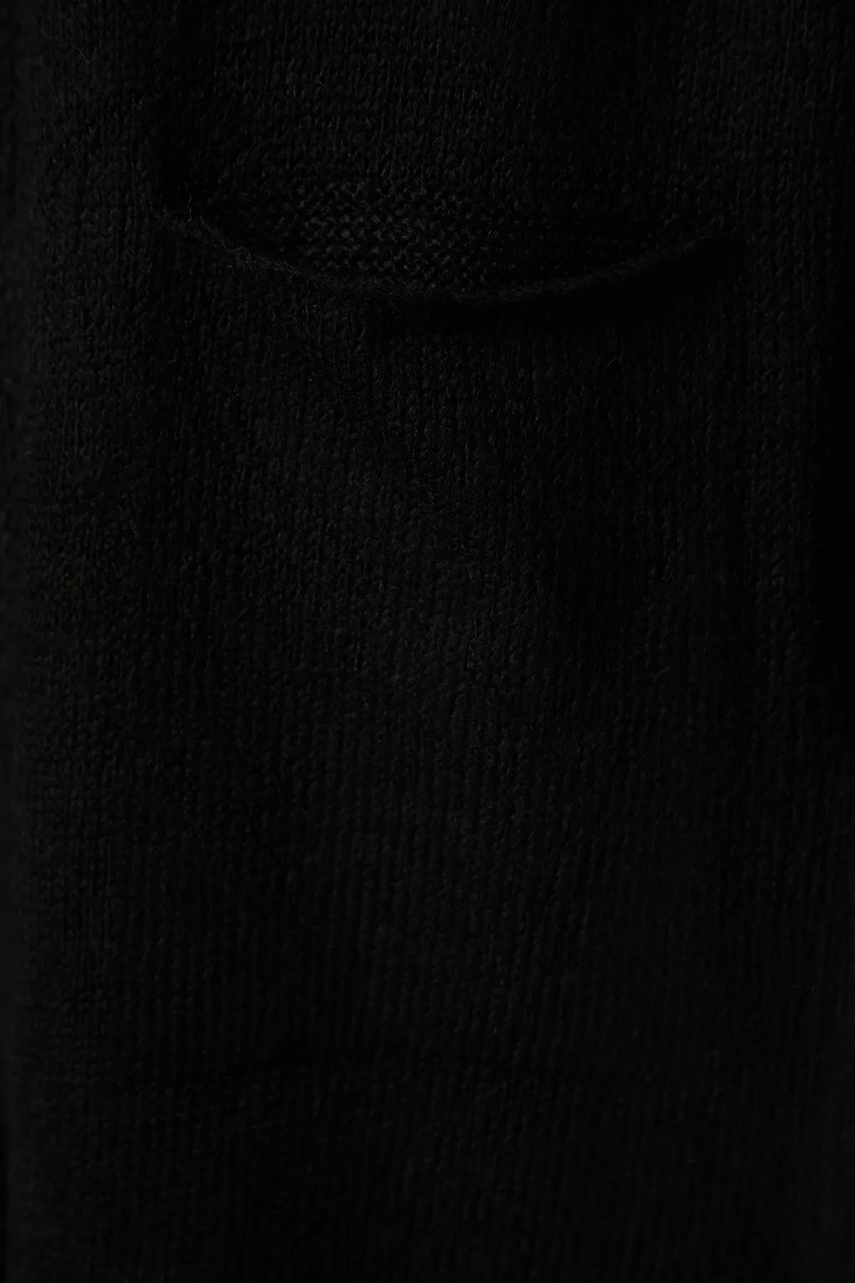 Trendyol Collection  Schwarzer Strickcardigan mit Taschendetail TWOAW24HI00381
