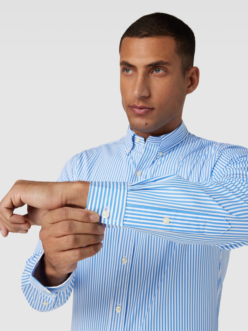Slim Fit Freizeithemd mit Button-Down-Kragen in hellblau