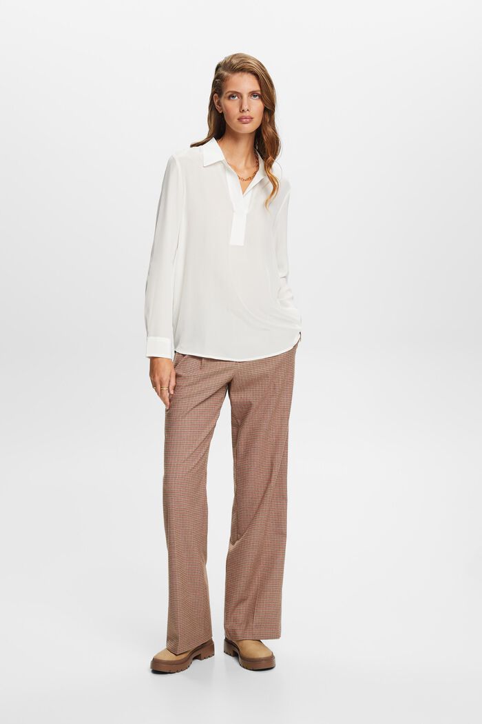 Seidenbluse mit V-Ausschnitt