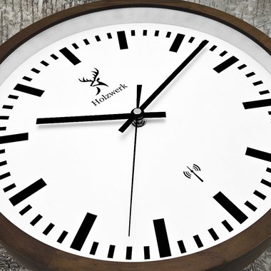 Holzwerk Funkwanduhr HOMBURG Bahnhofs Funk Holz Wand Uhr, braun, weiß (lautlos ohne Tickgeräusche, 30 cm)