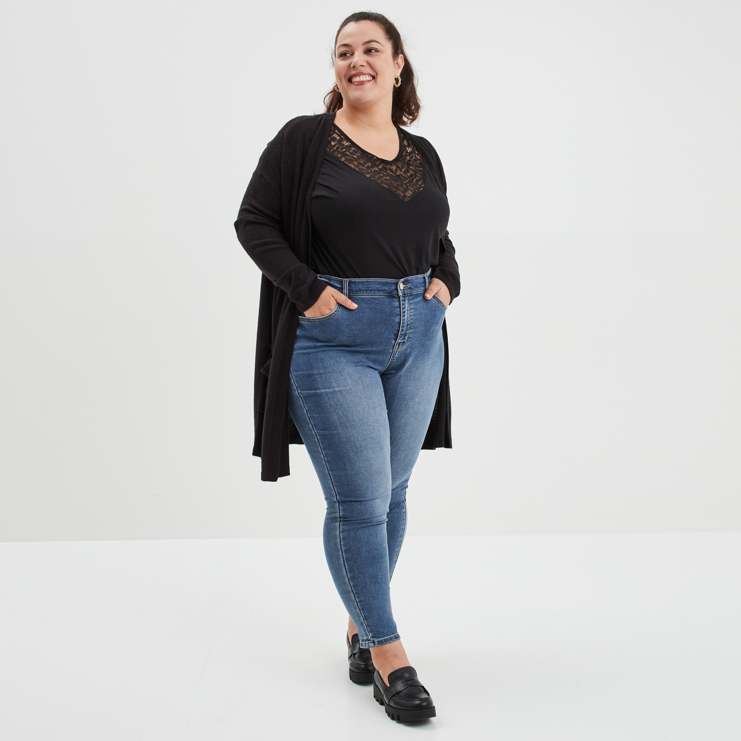 Gilet mi-long avec col en V noir femme grande taille | La Halle