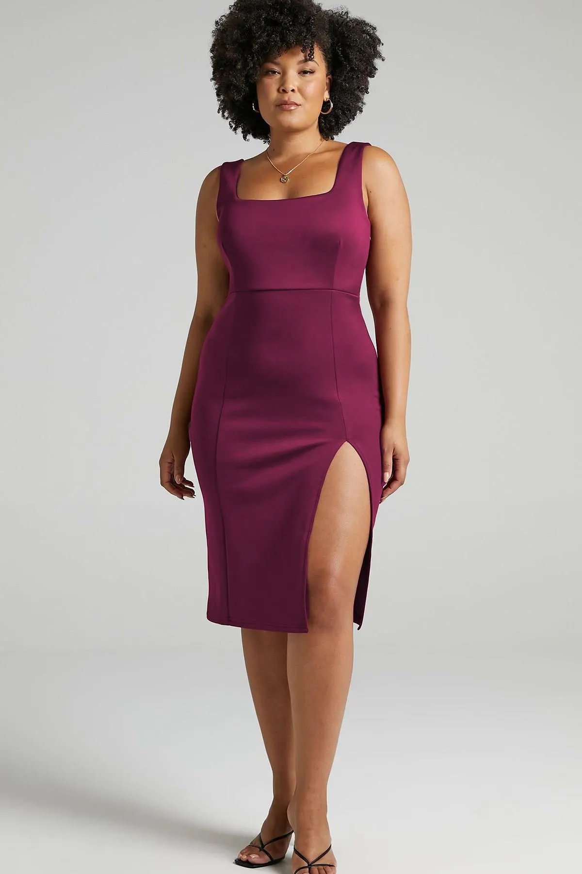 Madmext  Lilafarbenes, detailliertes Midikleid mit Trägerschlitz MG1423