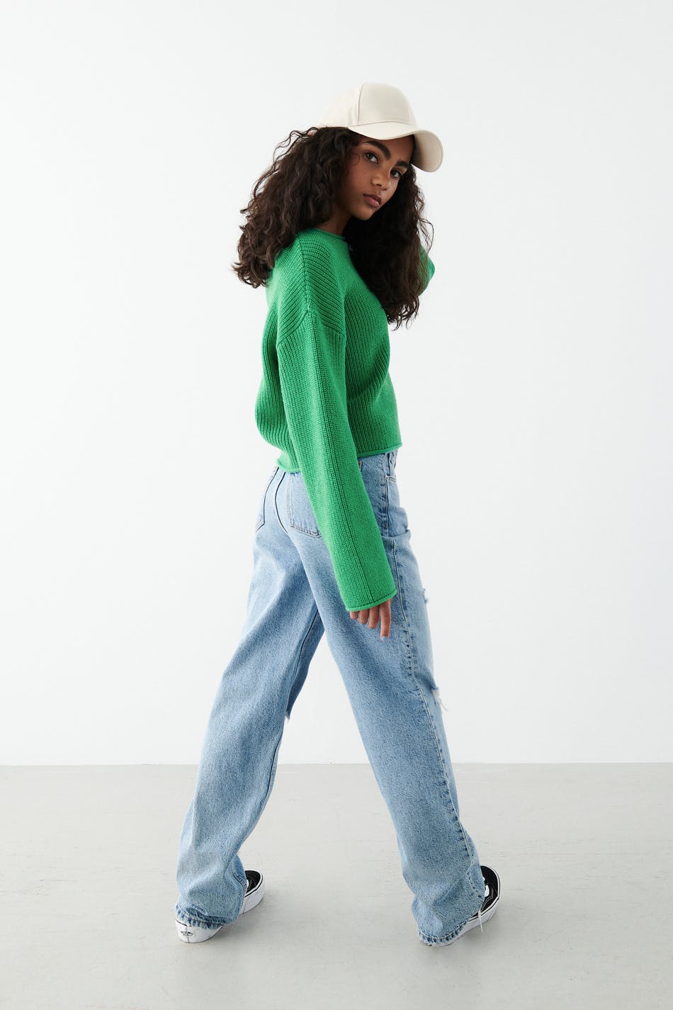 Low loose jeans