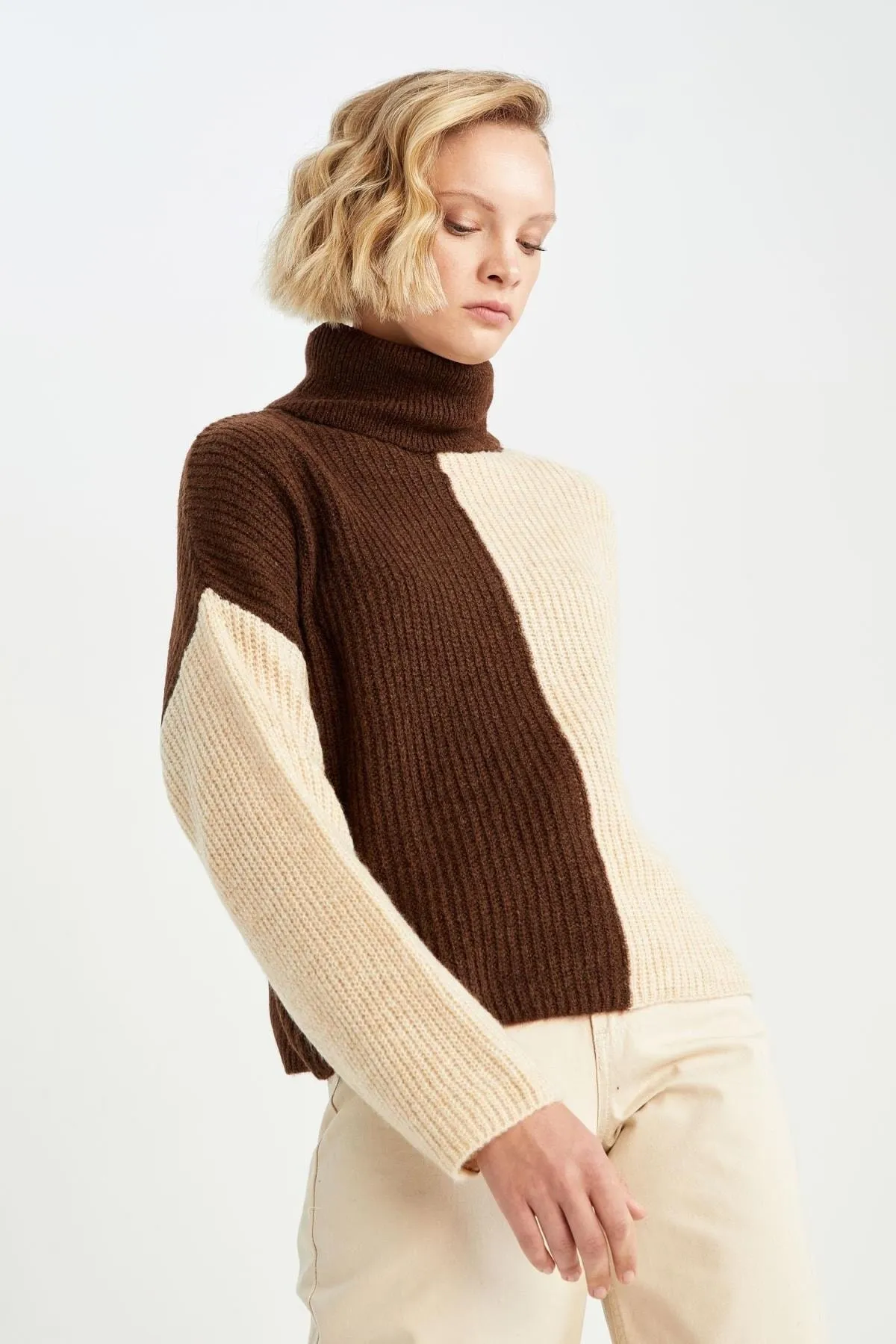 DeFacto  Relax-Fit-Pullover aus Selanik-Stoff mit halbem Rollkragen