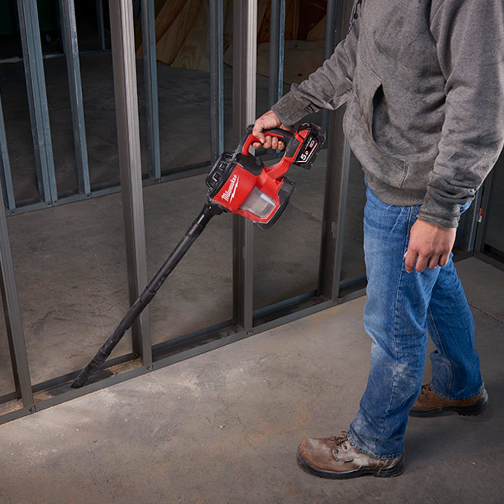 Aspirador de pó MILWAUKEE 18V com acessórios M18CV-0