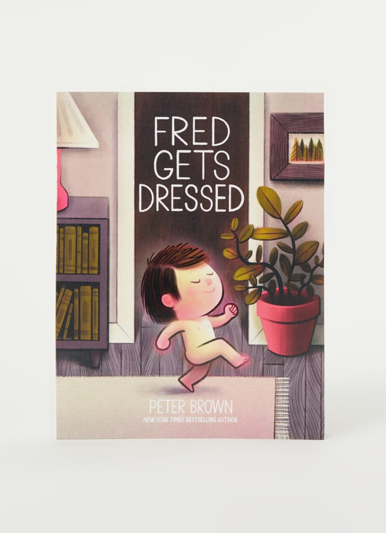 Fred se îmbracă