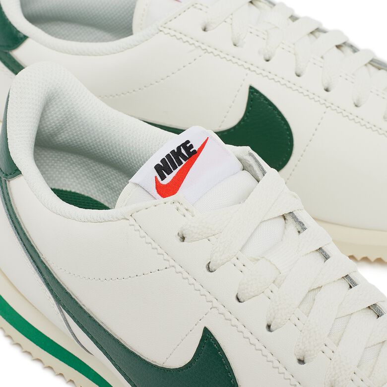 NIKE Wmns Cortez 
