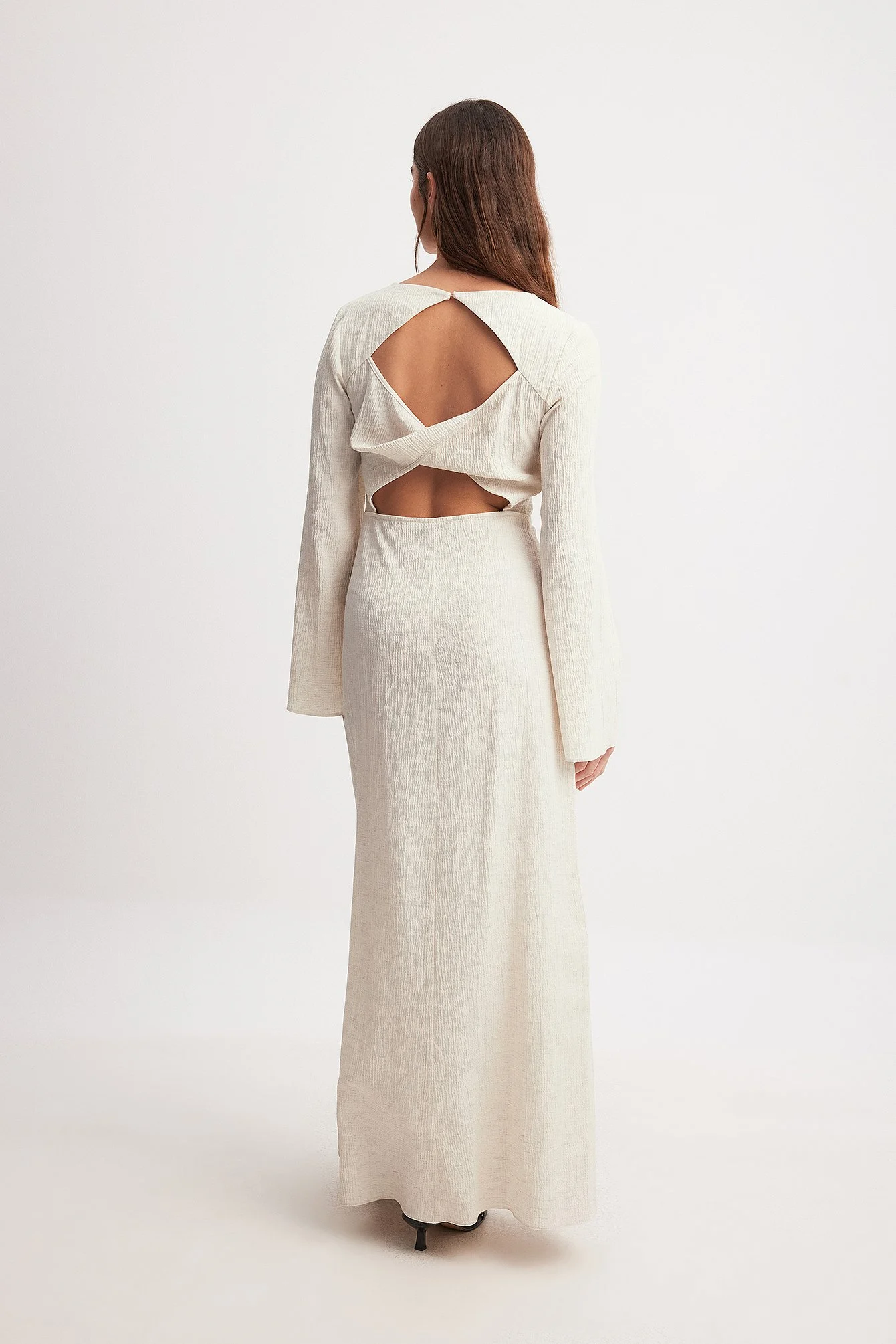 Strukturiertes Mélange-Kleid mit offenem Rücken