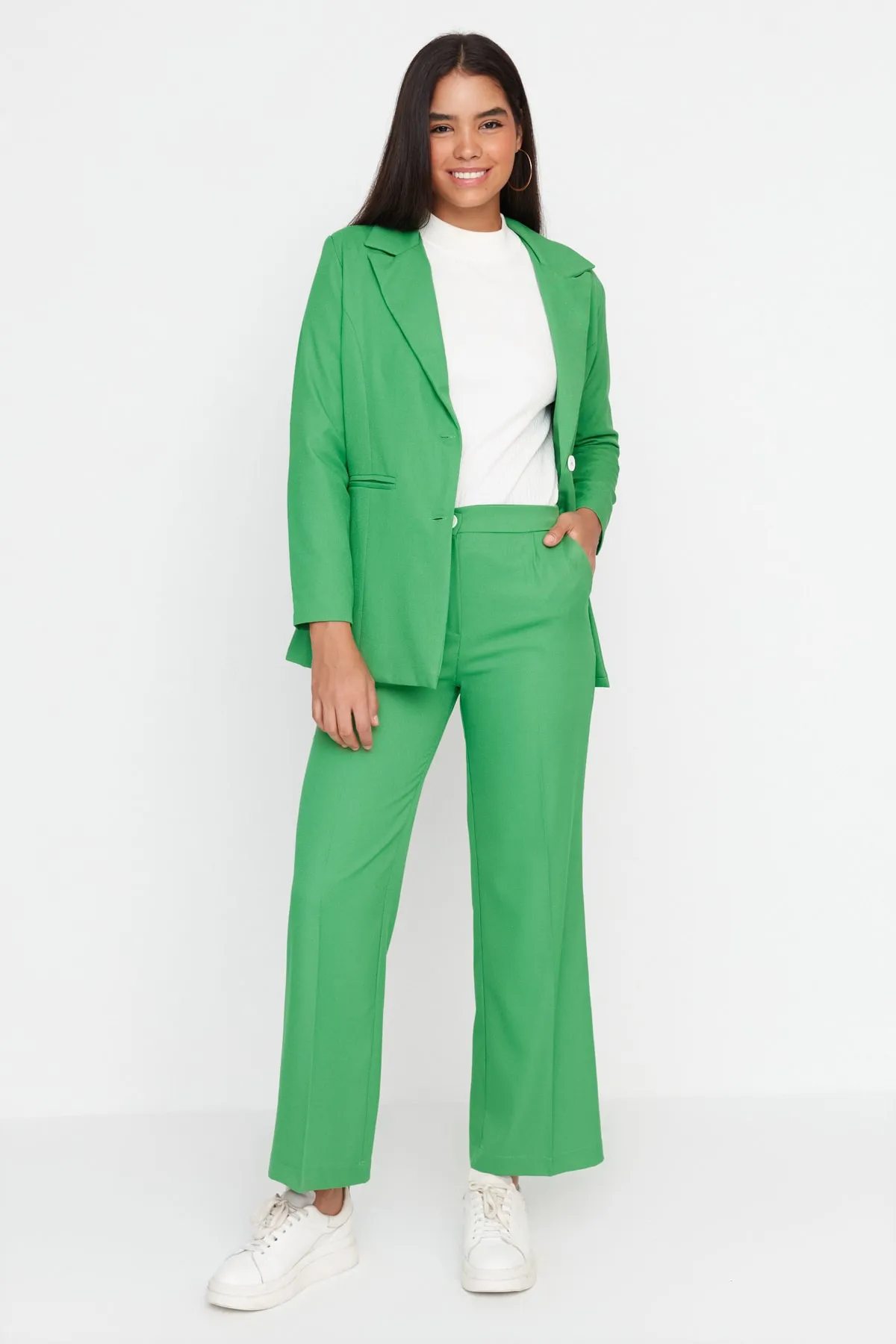 Trendyol Modest  Grüner gewebter Anzug aus Jacke und Hose mit zwei Knöpfen TCTAW23US00128