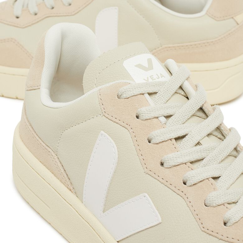 Veja V-90 Leather pierre white