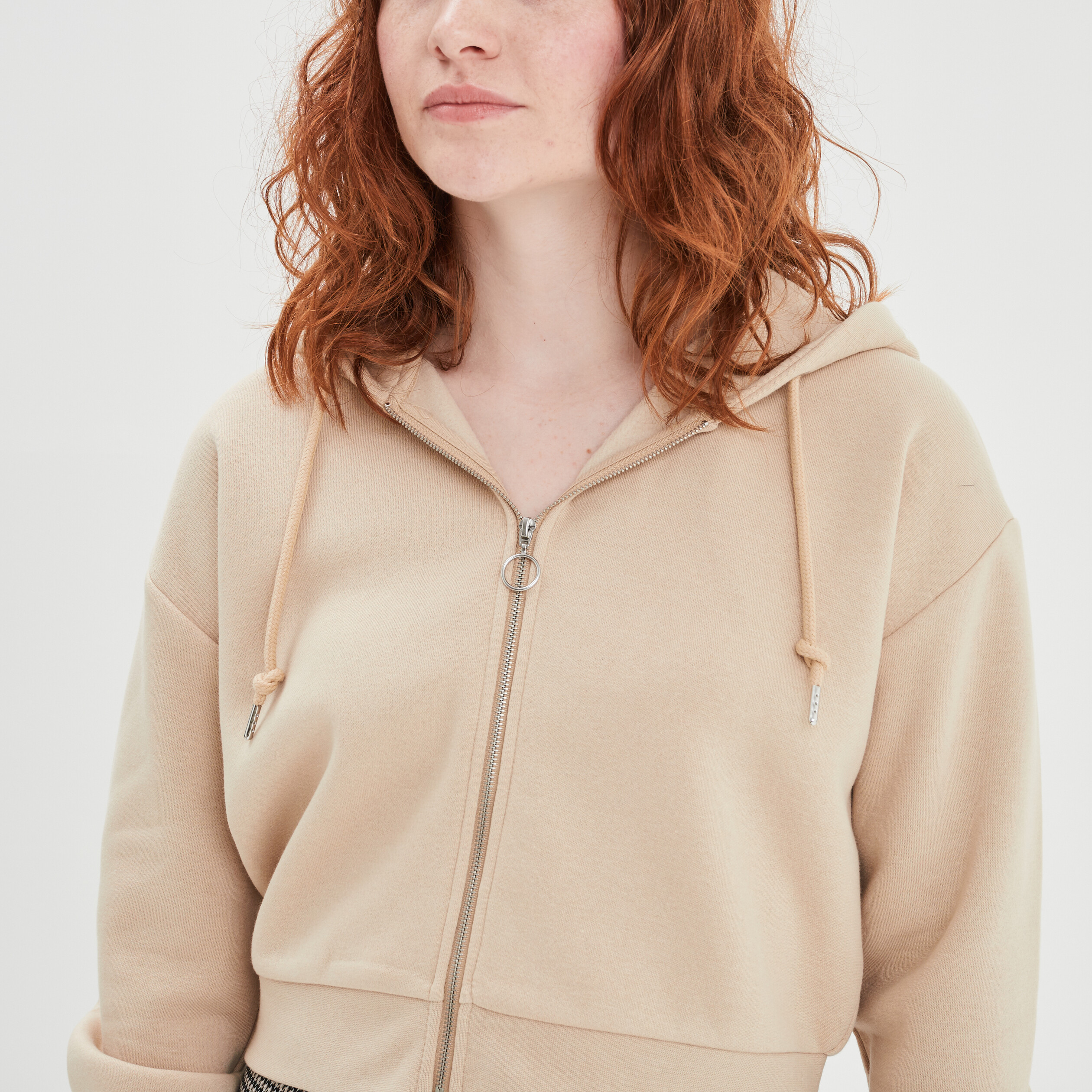 Sweat zippé à capuche court sable femme | La Halle