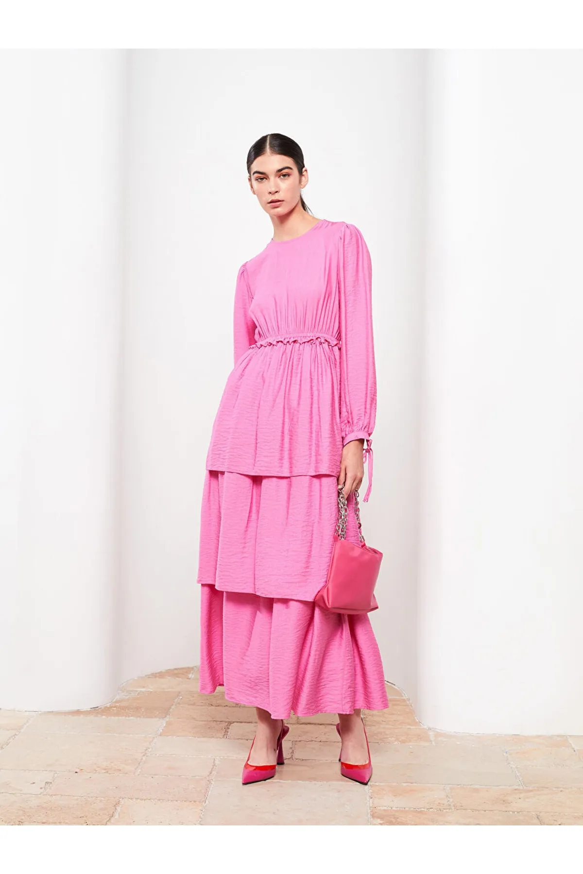 LC Waikiki  Gerades, langärmliges Damenkleid mit Rundhalsausschnitt