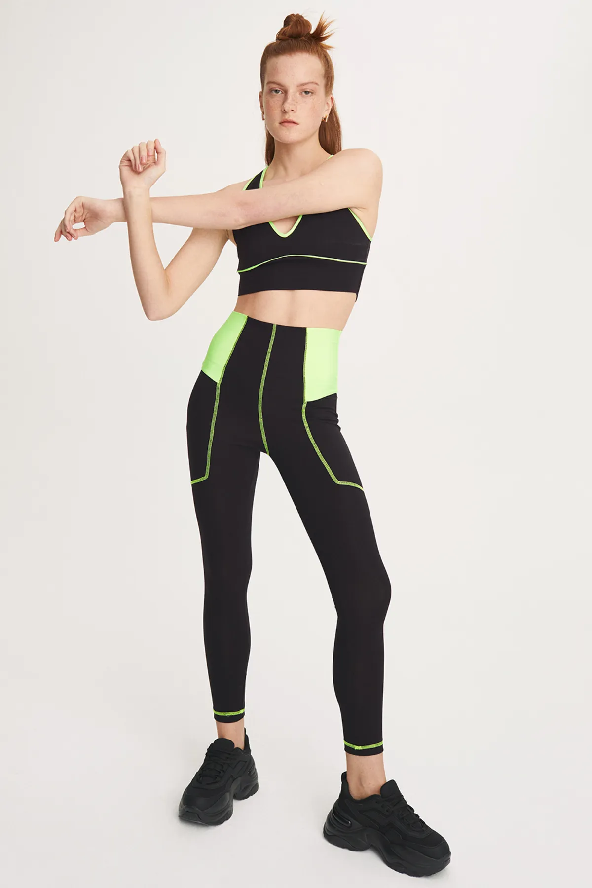 Perspective  Claybe Slim Fit knöchellange Strumpfhose mit hoher Taille in Schwarz