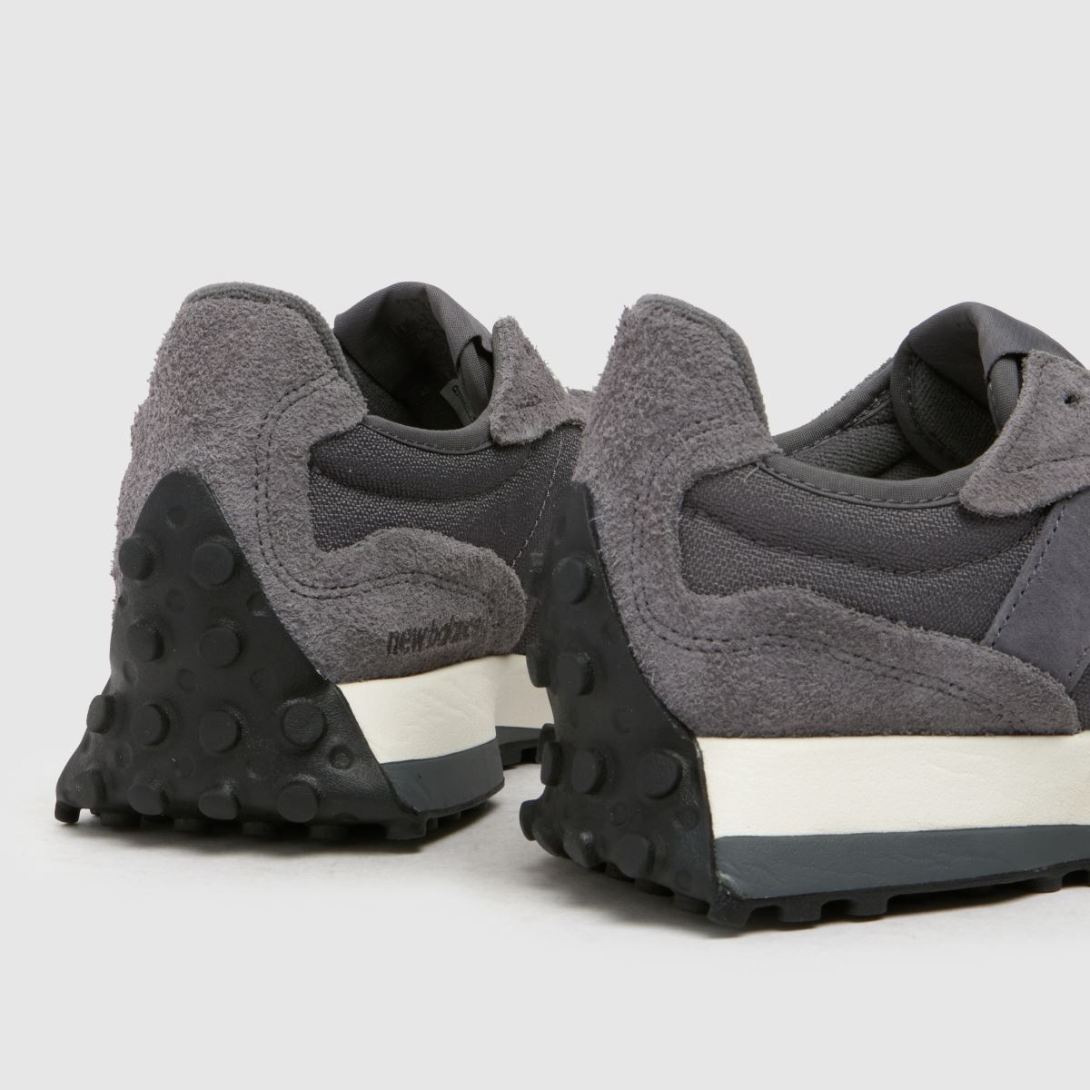 New Balance 327 – Grå, flerfärgade träningsskor