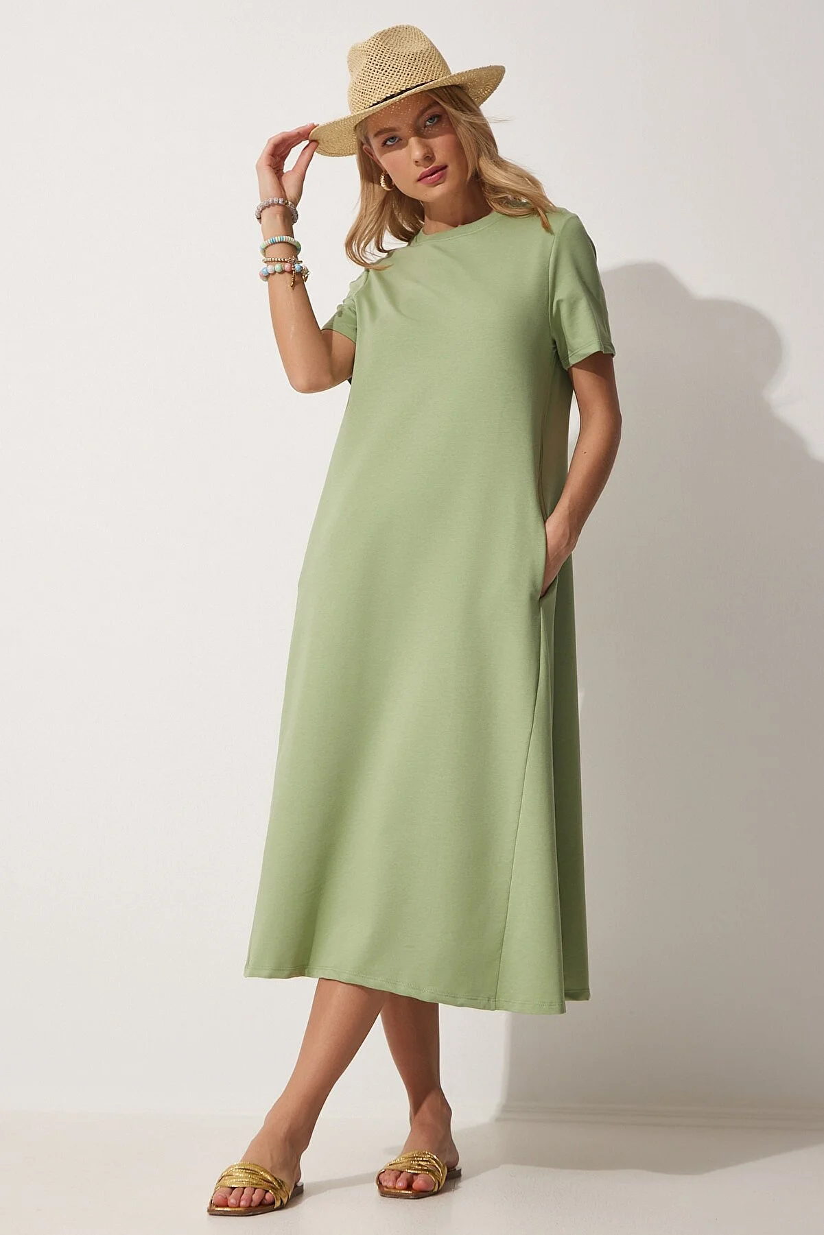 Happiness İstanbul  Grünes A-Linien-Sommerkleid für Damen aus gekämmter Baumwolle UB00060
