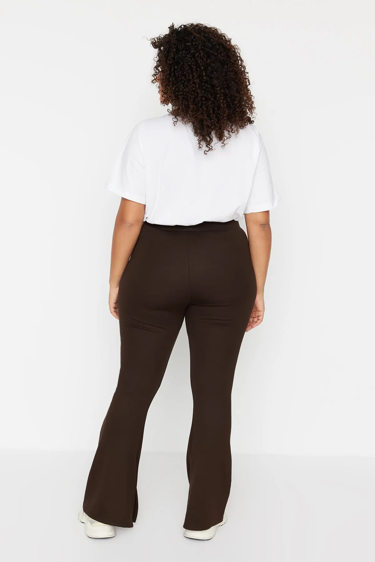 Trendyol Curve  Braune spanische Strickhose mit Schlitz TBBAW23AR00002