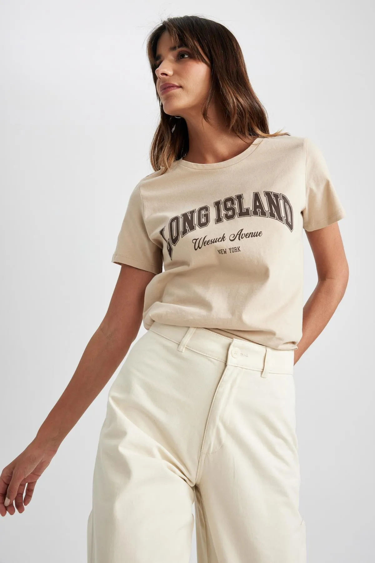 DeFacto  Kurzarm-T-Shirt aus 100 % Baumwolle mit normaler Passform und Rundhalsausschnitt Z8369az23sm