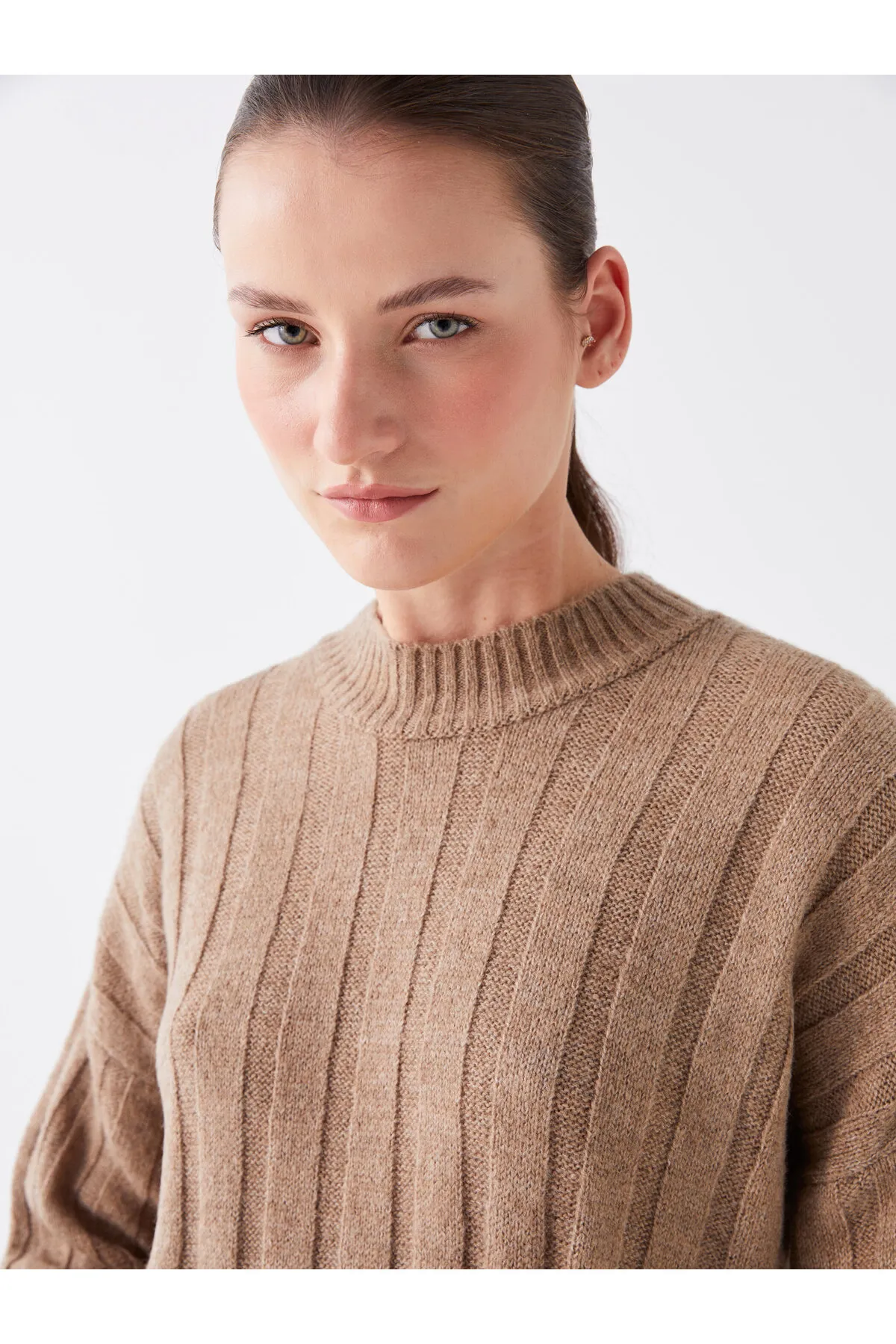LC Waikiki  Einfarbiger langärmliger Damen-Strickpullover mit halbem Rollkragen