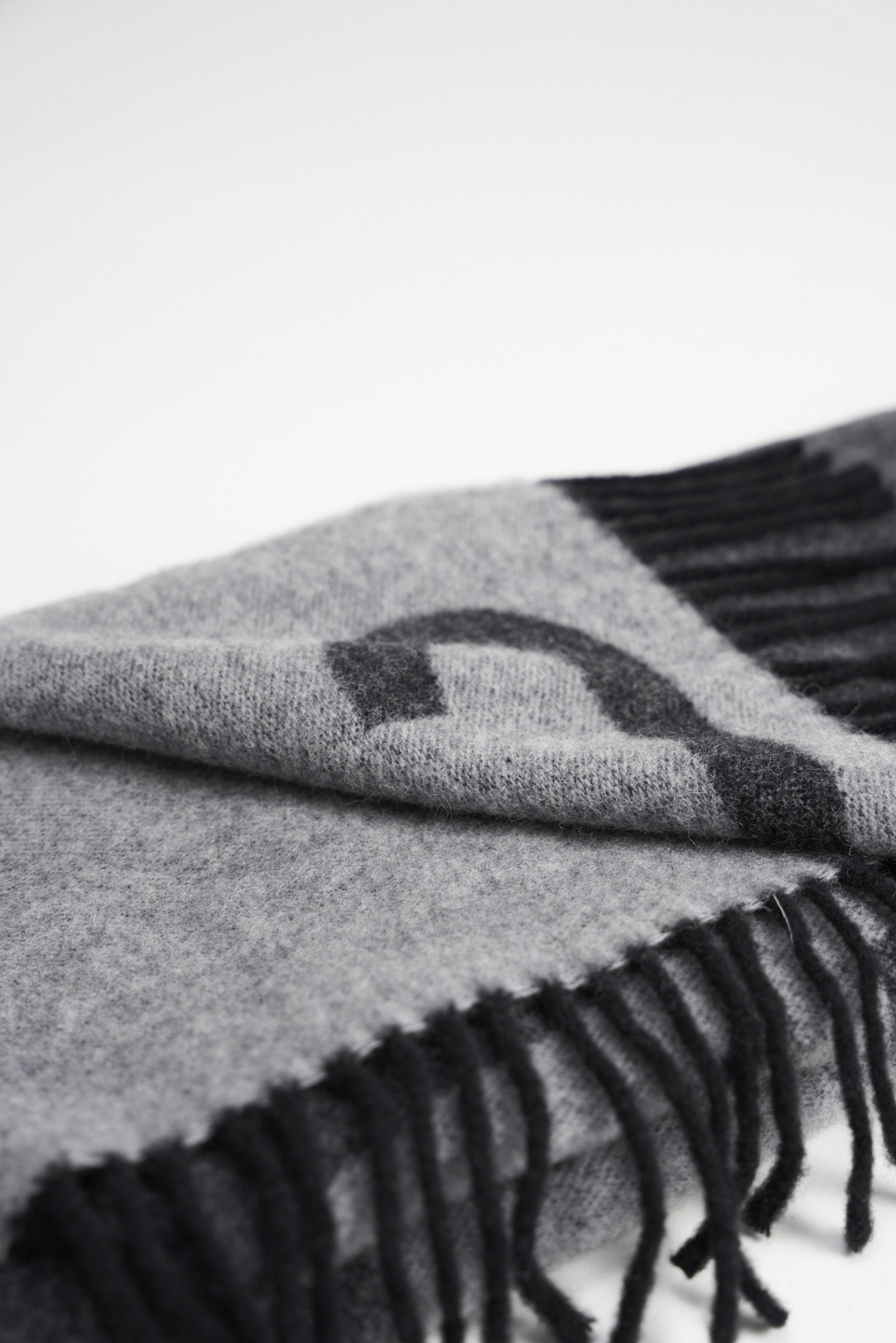 CPH SHAWL 1 wool mix black