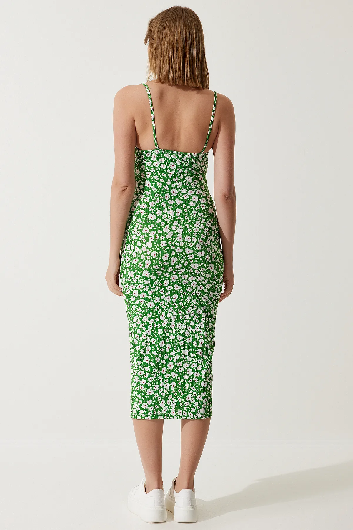 Happiness İstanbul  Grünes Sommerstrickkleid mit Blumenschlitz für Damen CI00029