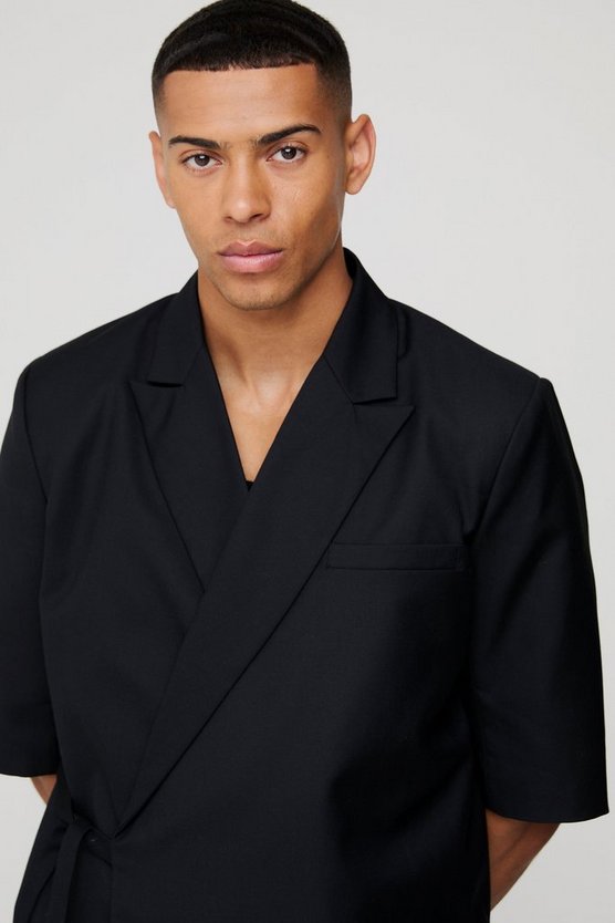 Kurzärmliger Oversize Blazer mit seitlicher Bindung