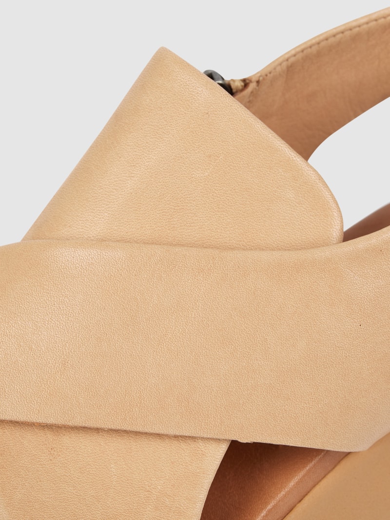 Sandalen aus Leder Modell 'Scissors' in camel