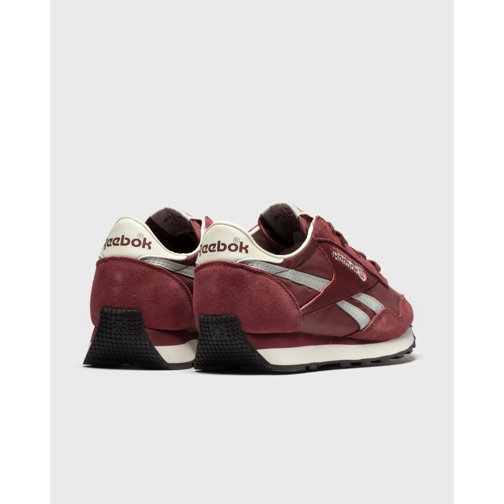 Reebok Aztec II H04982 / rot