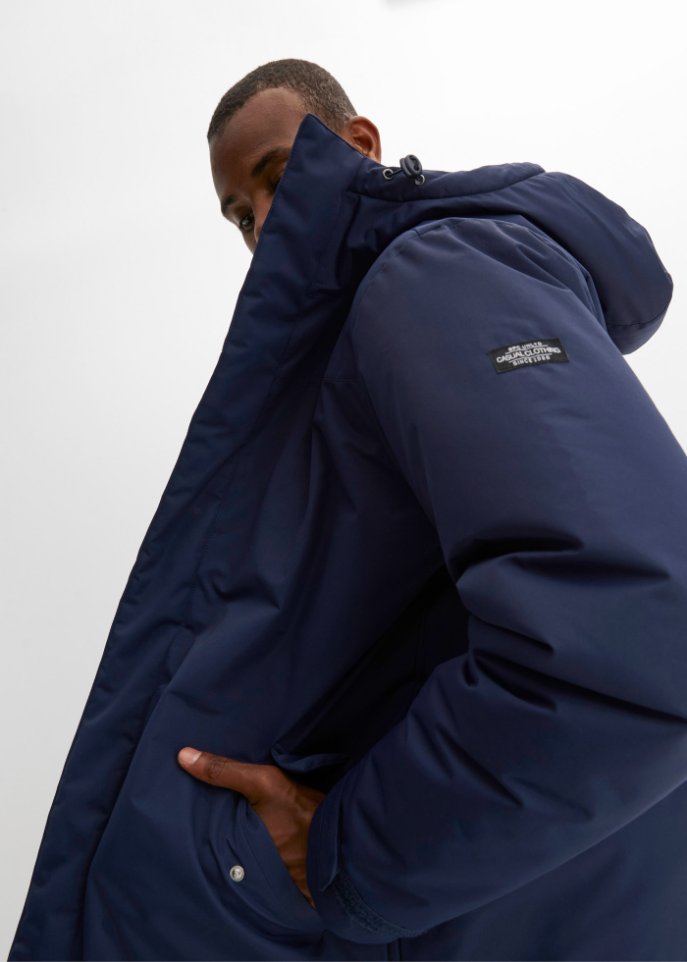 Winterjacke mit Komfortschnitt und recyceltem Polyester