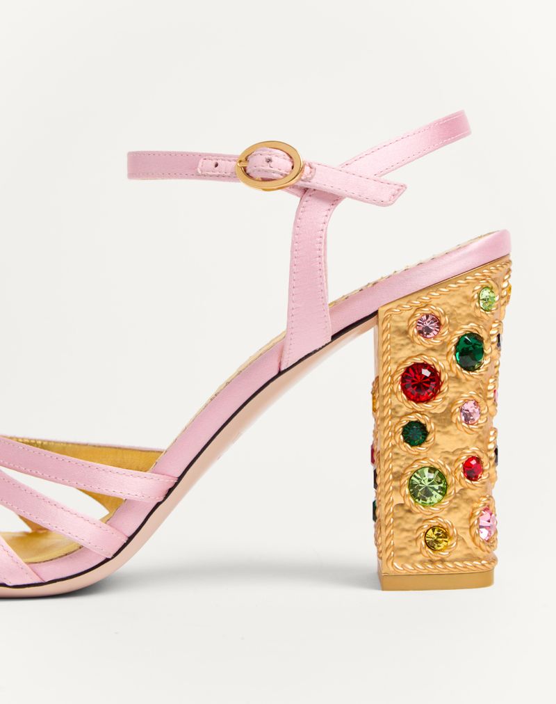 Sandália Preshoes de cetim com cristais, 90 mm