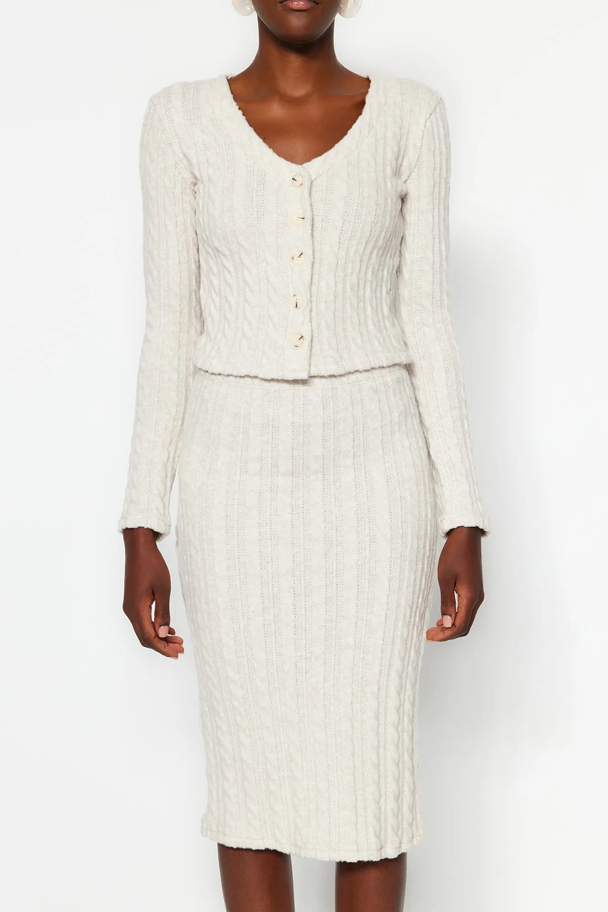 Trendyol Collection  Zweiteiliges Strickset mit V-Ausschnitt, Crop-Top und Midi-Cardigan mit Knopfleiste und Rock aus Stein TWOAW24AU00108